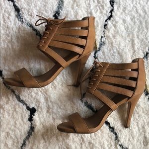 Lace up heeled sandal.
